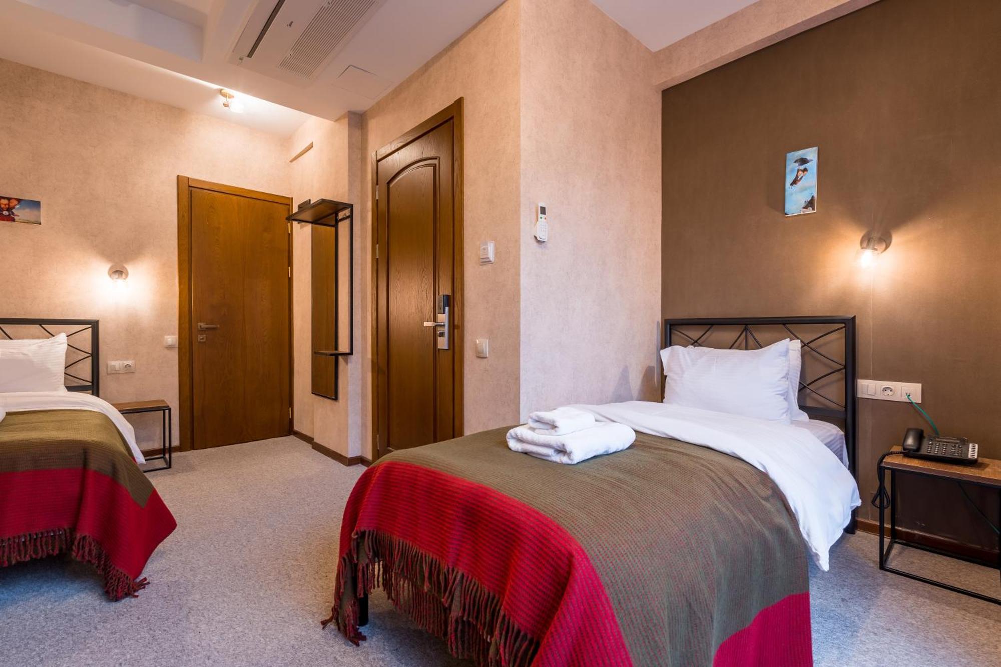 Green Inn Hotel Тбилиси Экстерьер фото