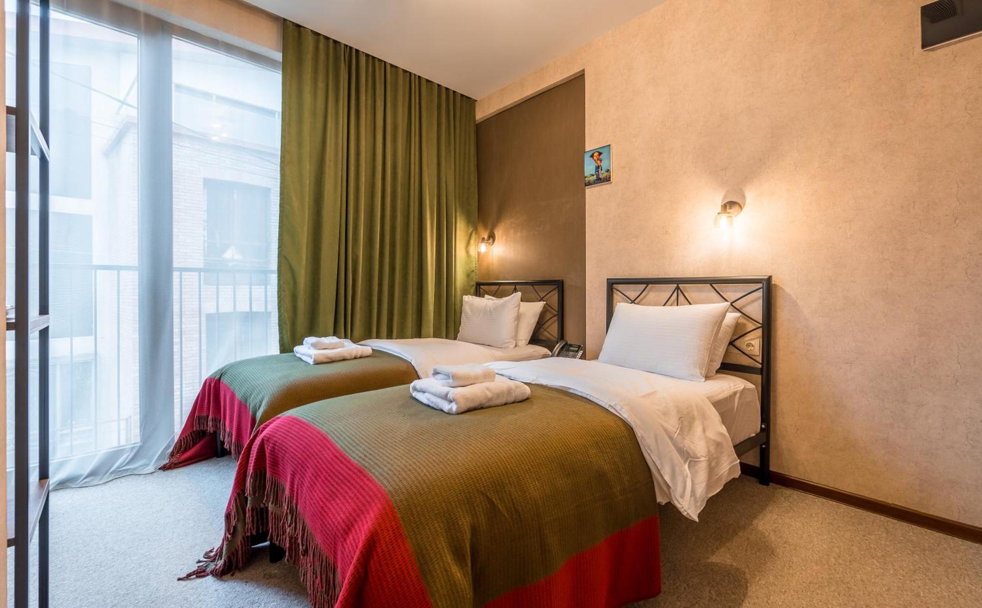 Green Inn Hotel Тбилиси Экстерьер фото