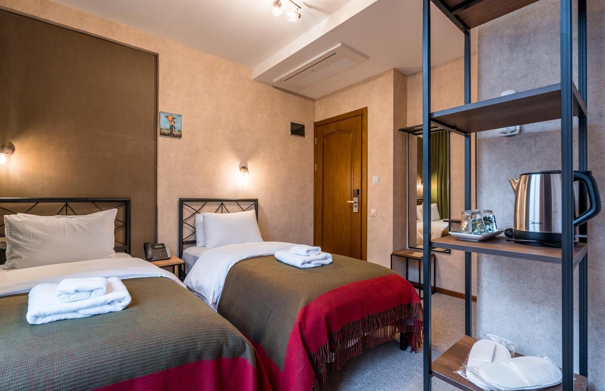 Green Inn Hotel Тбилиси Экстерьер фото