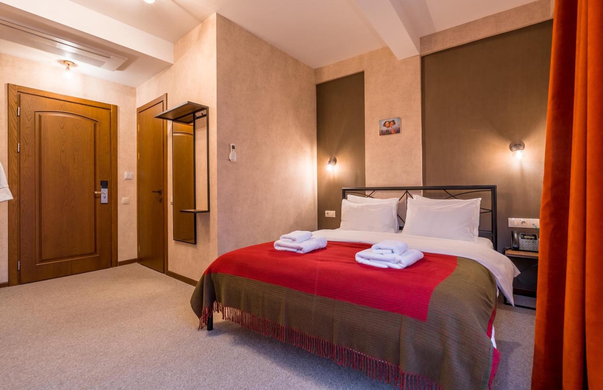 Green Inn Hotel Тбилиси Экстерьер фото